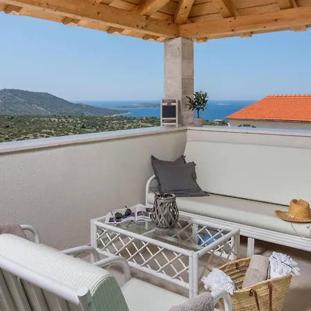 Stunning Home In Primosten With Wifi Holiday home *