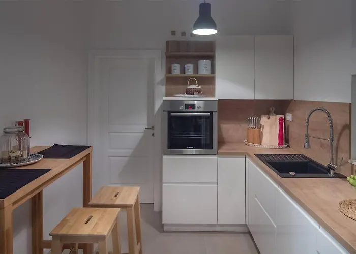 Vakantiehuis Stunning Home In Primosten With Wifi *