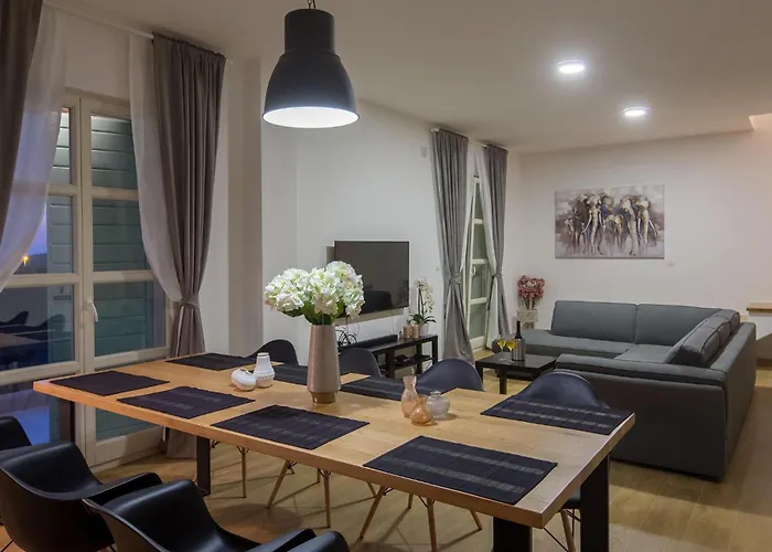 Stunning Home In Primosten With Wifi Primošten