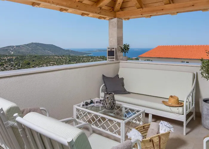 Stunning Home In Primosten With Wifi Vakantiehuis *