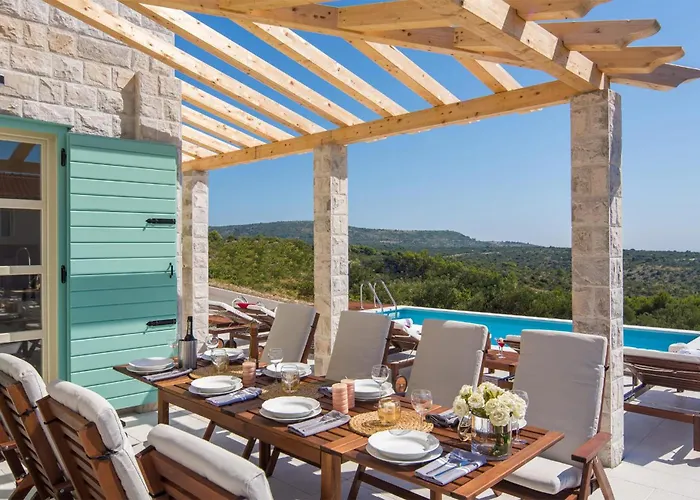 Vakantiehuis Stunning Home In Primosten With Wifi *